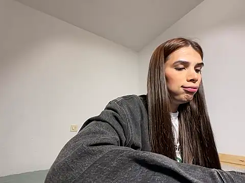Lily WellGifted online show from May 18, 2026, 8:14 pm