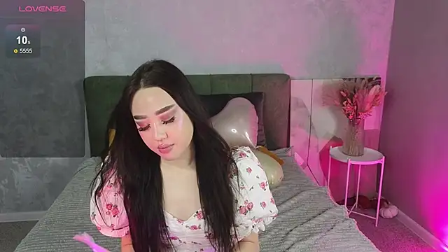 Snapshot of NaomiKim_ chatting on February 14, 2026, 1:24 am NaomiKim online show from February 14, 2026, 1:24 am