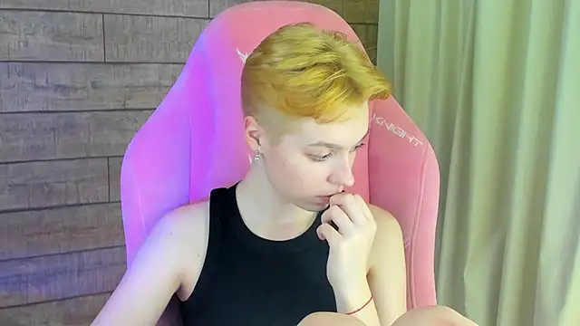 Snapshot of AgataGate chatting on February 4, 2026, 3:23 am AgataGate online show from February 4, 2026, 3:23 am