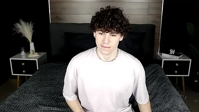 Snapshot of TylerGibson chatting on February 19, 2026, 3:13 am TylerGibson online show from February 19, 2026, 3:13 am