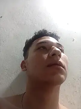 Snapshot of adre-69 chatting on March 28, 2026, 3:50 am adre-69 online show from March 28, 2026, 3:50 am