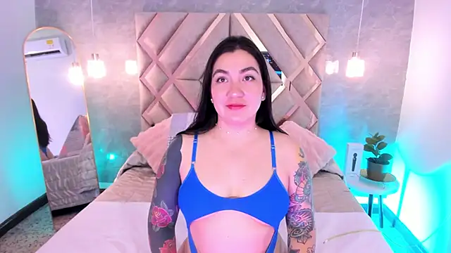 Snapshot of KathiaJenner chatting on February 13, 2026, 12:23 pm KathiaJenner online show from February 13, 2026, 12:23 pm