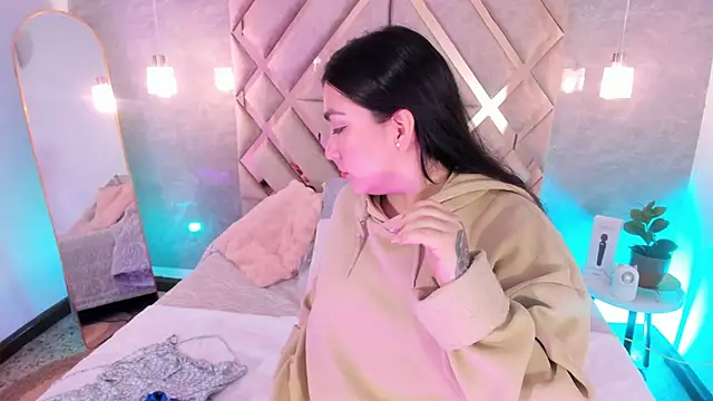 Snapshot of KathiaJenner chatting on February 19, 2026, 12:01 pm KathiaJenner online show from February 19, 2026, 12:01 pm