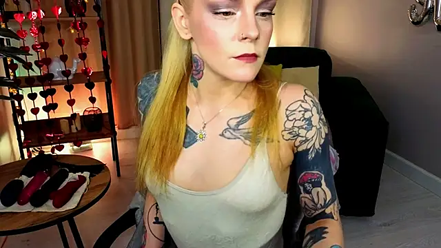 Snapshot of cherrie_sherry chatting on February 19, 2026, 9:00 pm cherrie sherry online show from February 19, 2026, 9:00 pm