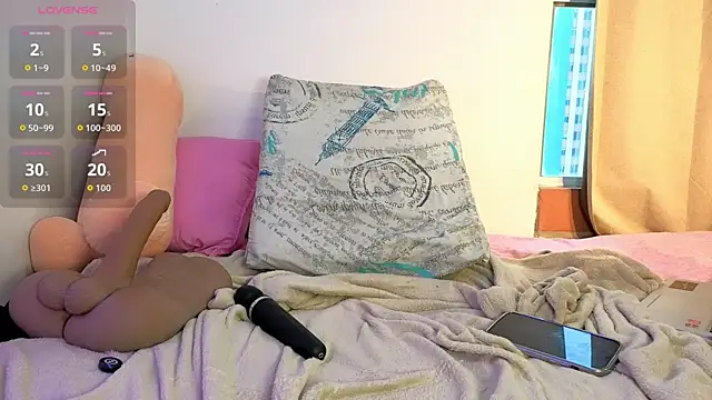 Samantha Ros online show from June 3, 2026, 2:33 pm