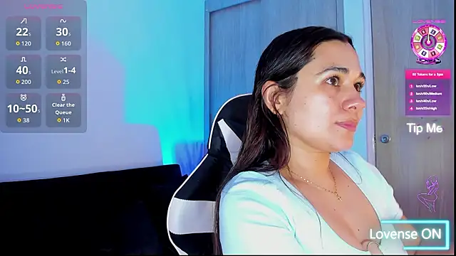 saray mendozaa online show from February 3, 2026, 10:04 pm