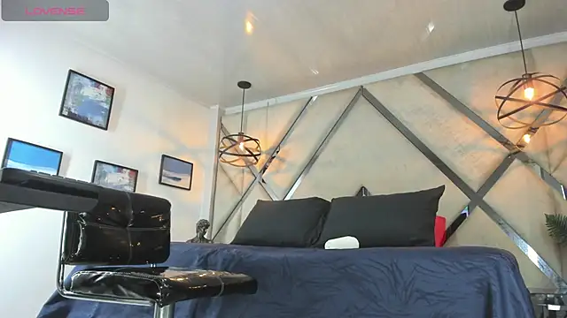 Snapshot of Dusan_Grey77 chatting on February 4, 2026, 4:07 am Dusan Grey77 online show from February 4, 2026, 4:07 am