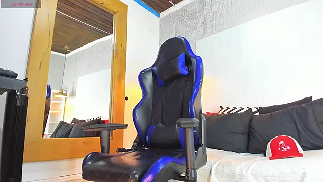 Snapshot of Dusan_Grey77 chatting on February 13, 2026, 4:08 am Dusan Grey77 online show from February 13, 2026, 4:08 am