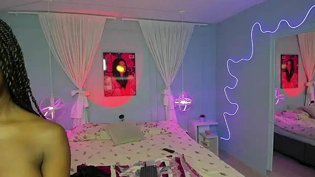 Snapshot of naomi_campell chatting on February 10, 2026, 7:18 pm naomi campell online show from February 10, 2026, 7:18 pm