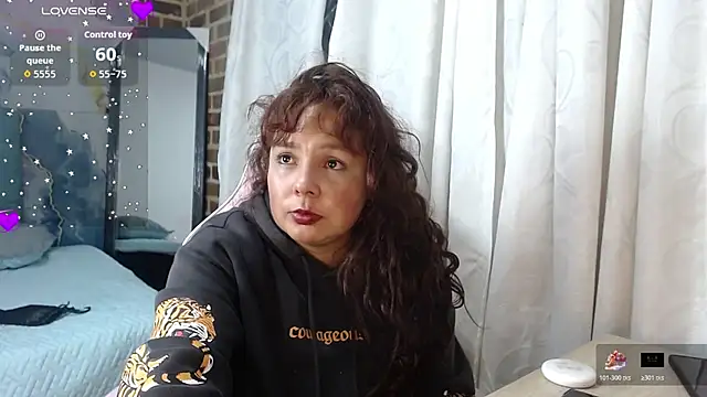 HannaRose- online show from February 10, 2026, 3:43 am