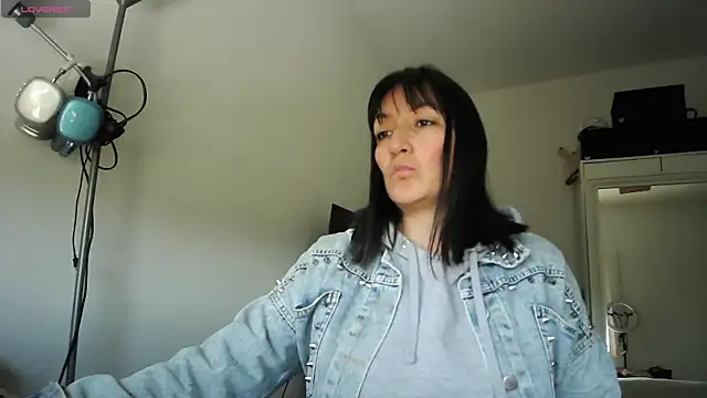 Snapshot of Yulian_Milf chatting on March 30, 2026, 12:39 pm Yulian Milf online show from March 30, 2026, 12:39 pm