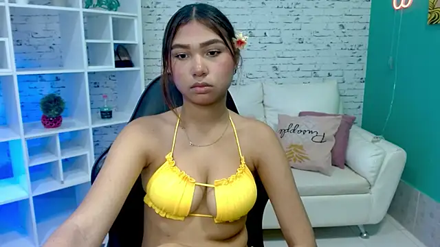 Snapshot of mayli_marie chatting on February 1, 2026, 11:47 pm mayli marie online show from February 1, 2026, 11:47 pm