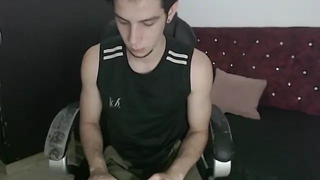 Snapshot of killua_parker chatting on February 6, 2026, 4:17 am killua parker online show from February 6, 2026, 4:17 am