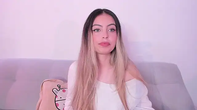 Snapshot of Fernanda_aaaa chatting on April 21, 2026, 2:23 pm Fernanda aaaa online show from April 21, 2026, 2:23 pm