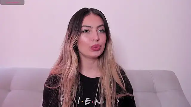 Snapshot of Fernanda_aaaa chatting on May 11, 2026, 2:12 pm Fernanda aaaa online show from May 11, 2026, 2:12 pm