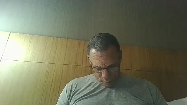 swimmer2496 online show from April 3, 2026, 2:20 am