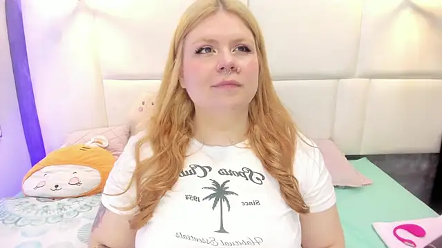 Snapshot of Martina_armos chatting on May 1, 2026, 1:37 pm Martina armos online show from May 1, 2026, 1:37 pm
