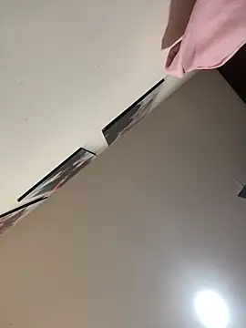 JuliaaVega online show from April 16, 2026, 11:44 am