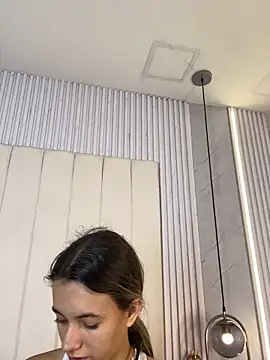JuliaColemann online show from May 24, 2026, 11:59 am