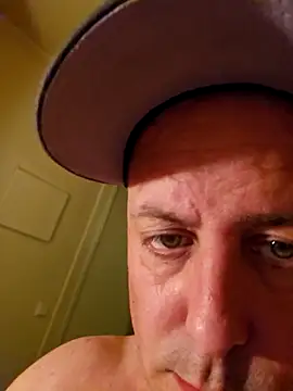Snapshot of Martin_dick78 chatting on May 6, 2026, 9:42 pm Martin dick78 online show from May 6, 2026, 9:42 pm