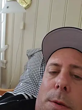 Snapshot of Martin_dick78 chatting on May 21, 2026, 2:13 pm Martin dick78 online show from May 21, 2026, 2:13 pm