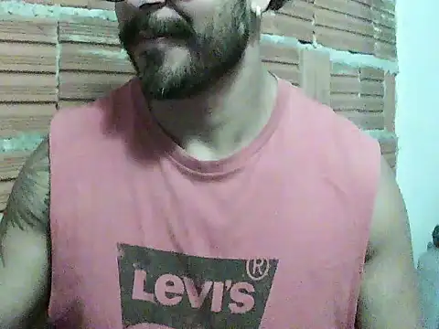 Snapshot of moreno18rn chatting on April 28, 2026, 12:43 pm moreno18rn online show from April 28, 2026, 12:43 pm