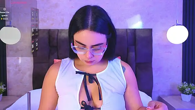 Snapshot of vicky_grey chatting on April 23, 2026, 12:29 pm vicky grey online show from April 23, 2026, 12:29 pm