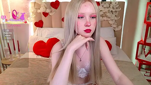 Sia Hart online show from February 15, 2026, 12:03 pm