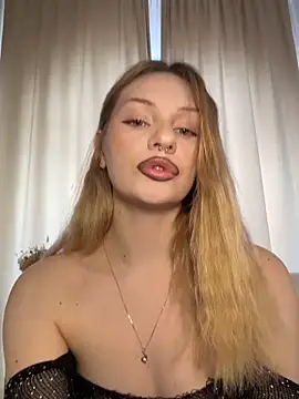 DayaFoxy online show from March 21, 2026, 1:05 pm