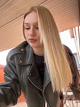 DayaFoxy online show from March 29, 2026, 5:40 am