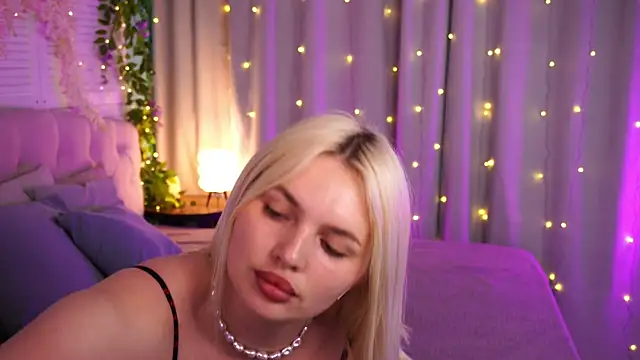 Snapshot of AmeliaWeells chatting on May 12, 2026, 3:58 am AmeliaWeells online show from May 12, 2026, 3:58 am