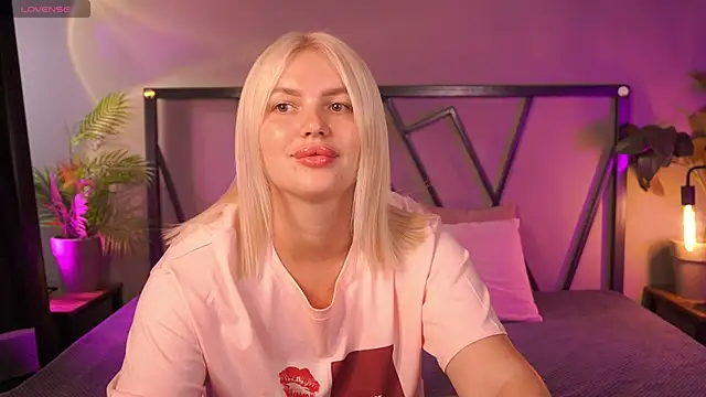 AmeliaWeells online show from July 16, 2026, 3:56 am