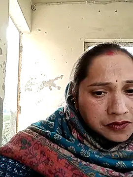 Cute-karisma1234 online show from February 24, 2026, 3:04 am