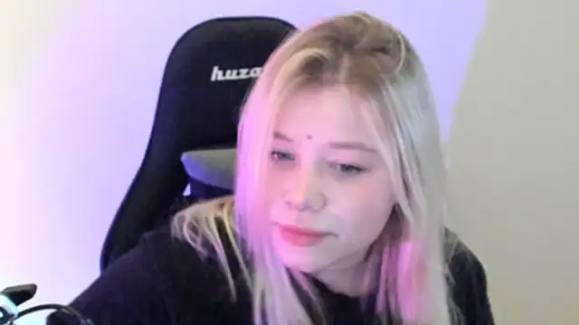 Snapshot of Lulu_Di chatting on February 20, 2026, 6:26 am Lulu Di online show from February 20, 2026, 6:26 am