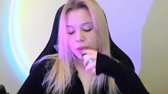 Snapshot of Lulu_Di chatting on February 21, 2026, 5:08 am Lulu Di online show from February 21, 2026, 5:08 am