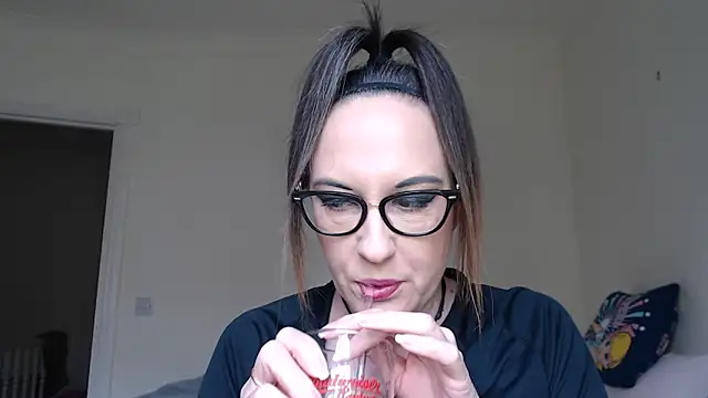 Snapshot of PsychicDominatrix chatting on February 13, 2026, 1:40 pm PsychicDominatrix online show from February 13, 2026, 1:40 pm