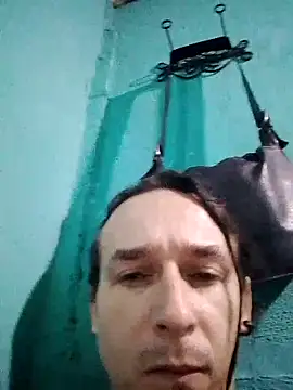 Snapshot of AxelFrost chatting on February 9, 2026, 11:47 am AxelFrost online show from February 9, 2026, 11:47 am