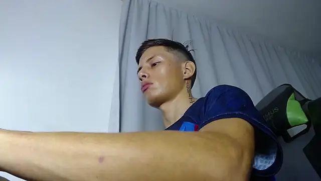 Snapshot of Didi_hard chatting on April 1, 2026, 11:35 pm Didi hard online show from April 1, 2026, 11:35 pm