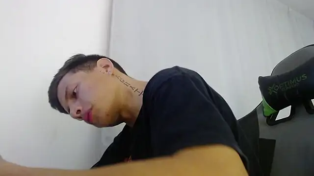 Snapshot of Didi_hard chatting on April 16, 2026, 1:06 am Didi hard online show from April 16, 2026, 1:06 am