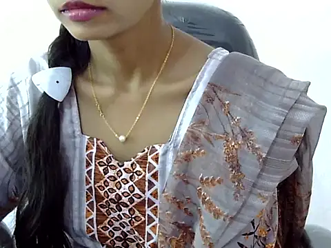 Snapshot of Kulsum_S chatting on March 1, 2026, 8:05 am Kulsum S online show from March 1, 2026, 8:05 am