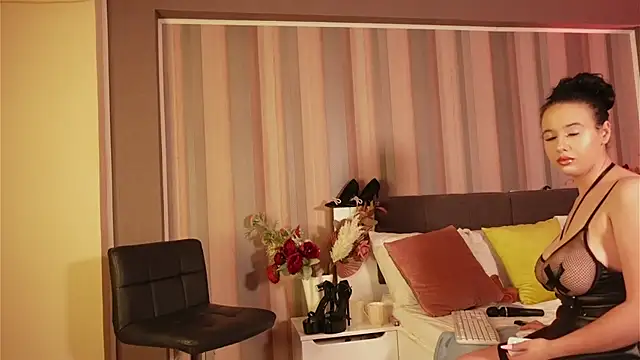 Snapshot of MavisReeve chatting on March 18, 2026, 4:37 am MavisReeve online show from March 18, 2026, 4:37 am