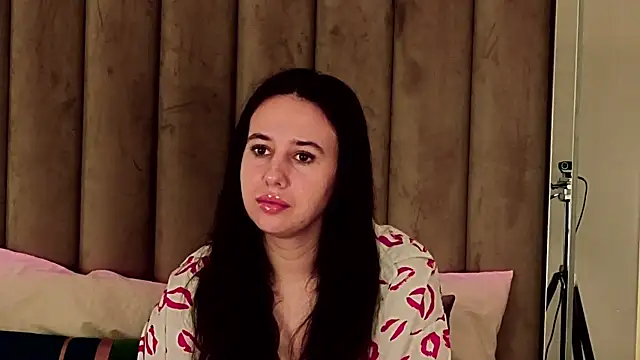 Snapshot of MavisReeve chatting on April 14, 2026, 3:34 am MavisReeve online show from April 14, 2026, 3:34 am