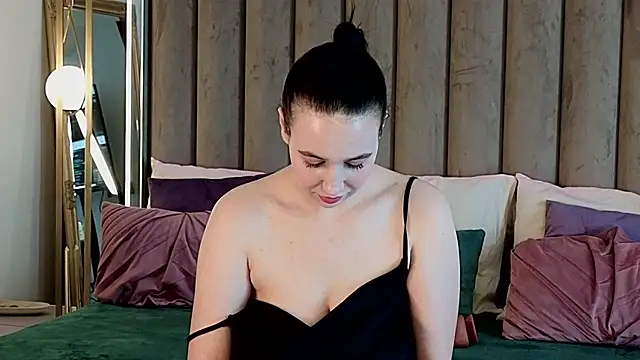 Snapshot of MavisReeve chatting on April 16, 2026, 9:54 am MavisReeve online show from April 16, 2026, 9:54 am