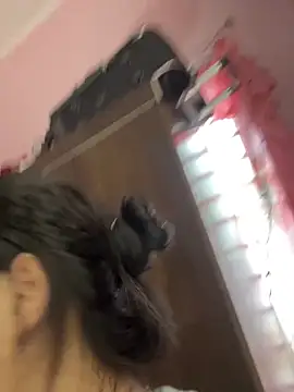 Lyn-be99 online show from February 7, 2026, 5:00 am