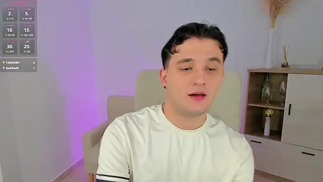 Snapshot of Massimo_Fiore chatting on February 9, 2026, 2:15 am Massimo Fiore online show from February 9, 2026, 2:15 am