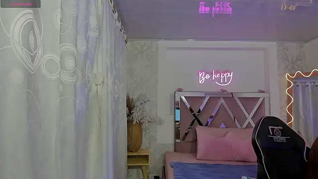 SABRIINA TAY online show from April 13, 2026, 11:48 am