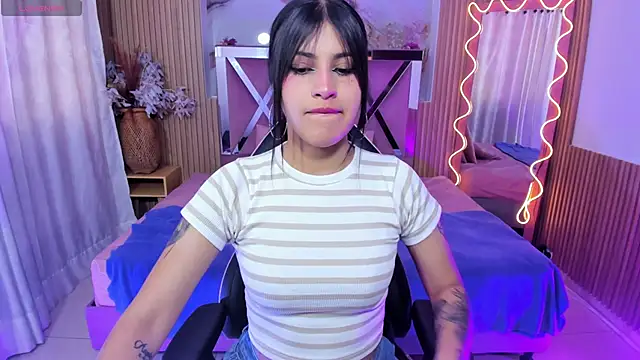 JENNA TAY1 online show from May 13, 2026, 7:11 pm