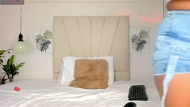 Snapshot of Ashley_Ebony__ chatting on February 4, 2026, 12:55 pm Ashley Ebony online show from February 4, 2026, 12:55 pm