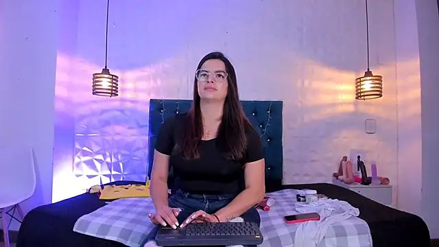 Snapshot of samantha_foxyy chatting on March 11, 2026, 10:54 am samantha foxyy online show from March 11, 2026, 10:54 am