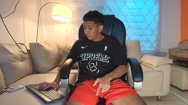 ricky spensar23cm  online show from March 30, 2026, 2:23 am